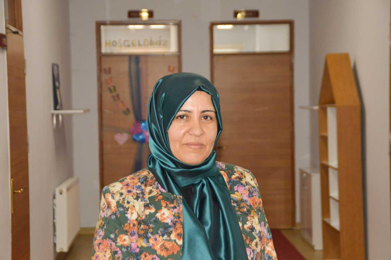 Ağrı Belediyesi Aşağı Küpkıran Mahallesi Aile Destek Merkezi Koordinatörü Gülenay Durmuş
